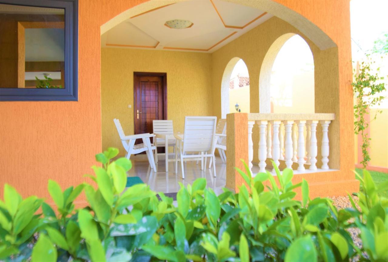 Villa Beach Avepozo Λομέ Εξωτερικό φωτογραφία